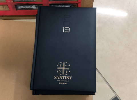 Rokovnik s tiskom za Hotel Santiny